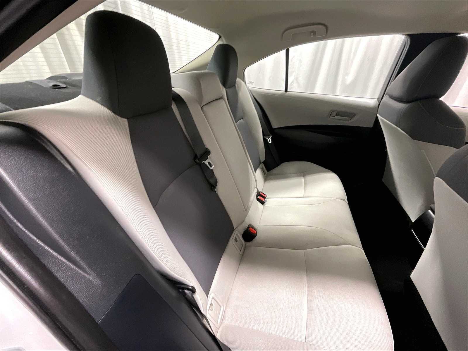 2022 Toyota Corolla LE - Photo 16