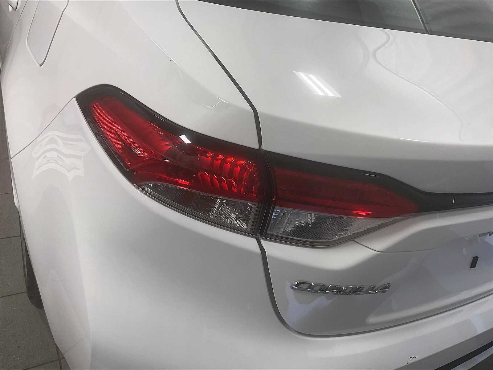 2022 Toyota Corolla LE - Photo 31
