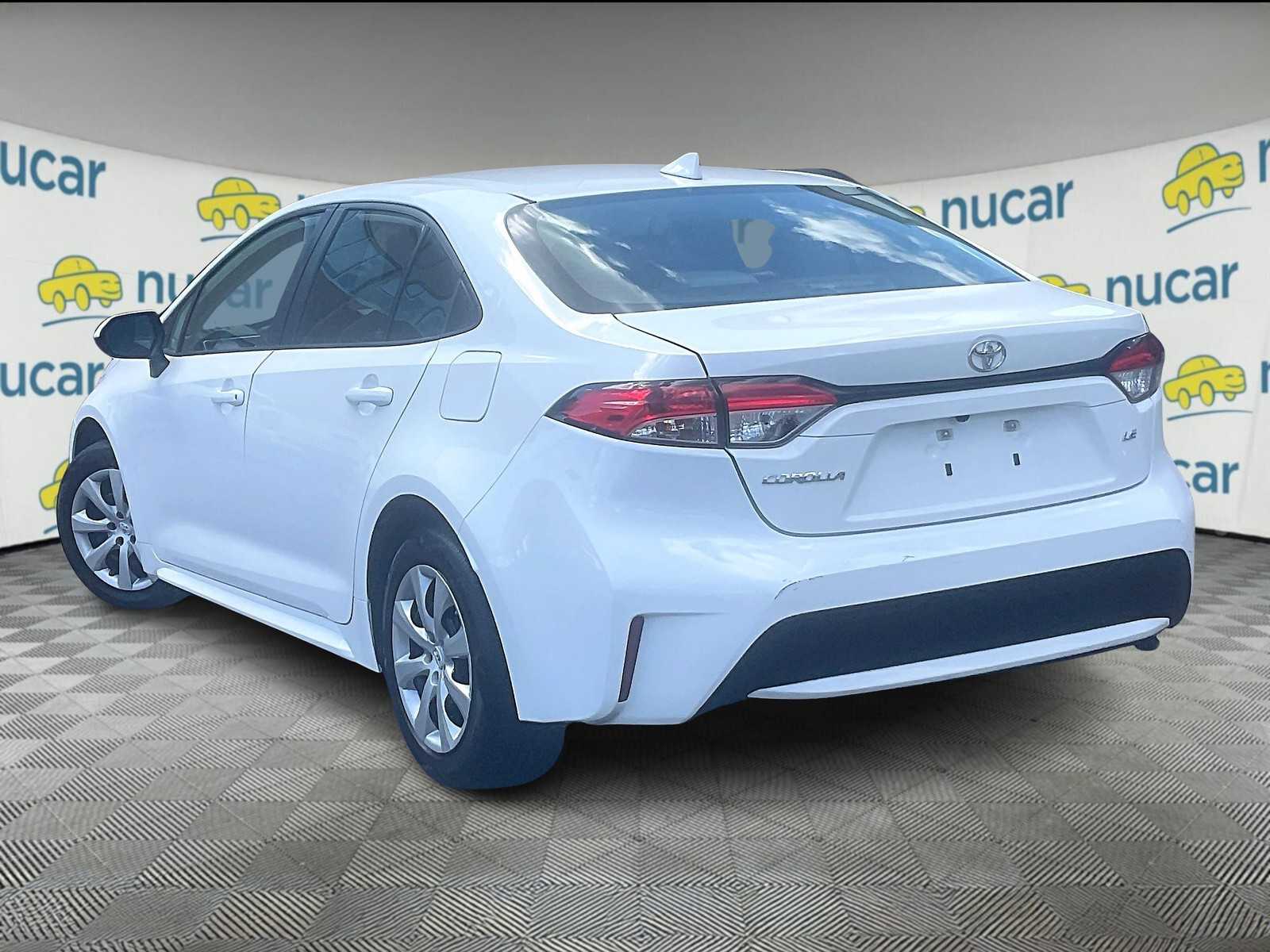2022 Toyota Corolla LE - Photo 4
