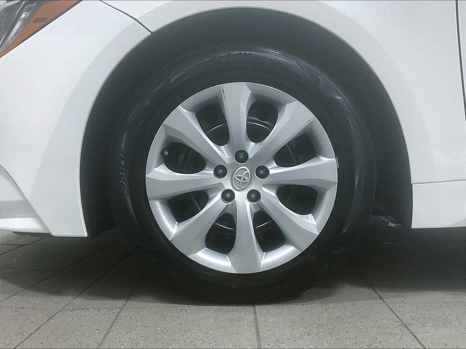 2022 Toyota Corolla LE - Photo 7