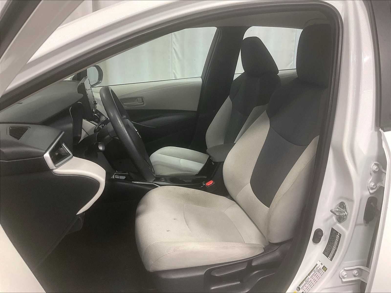 2022 Toyota Corolla LE - Photo 10