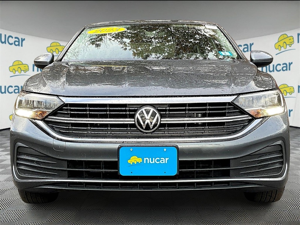 2023 Volkswagen Jetta 1.5T SE - Photo 2