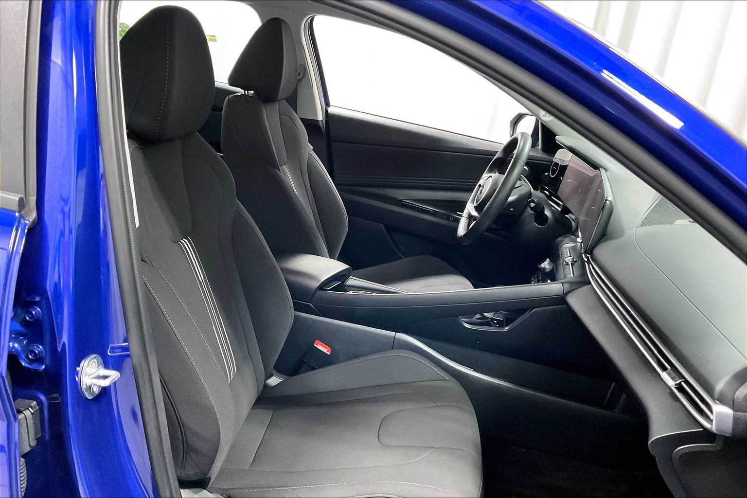 2023 Hyundai Elantra SEL - Photo 11