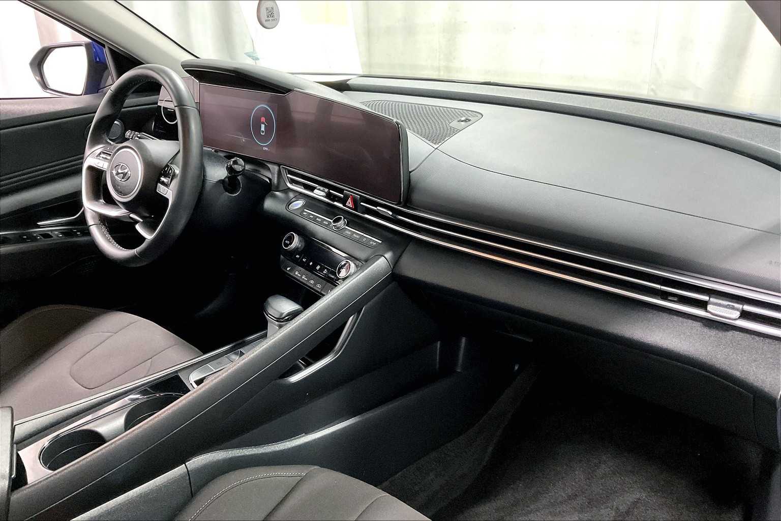 2023 Hyundai Elantra SEL - Photo 14