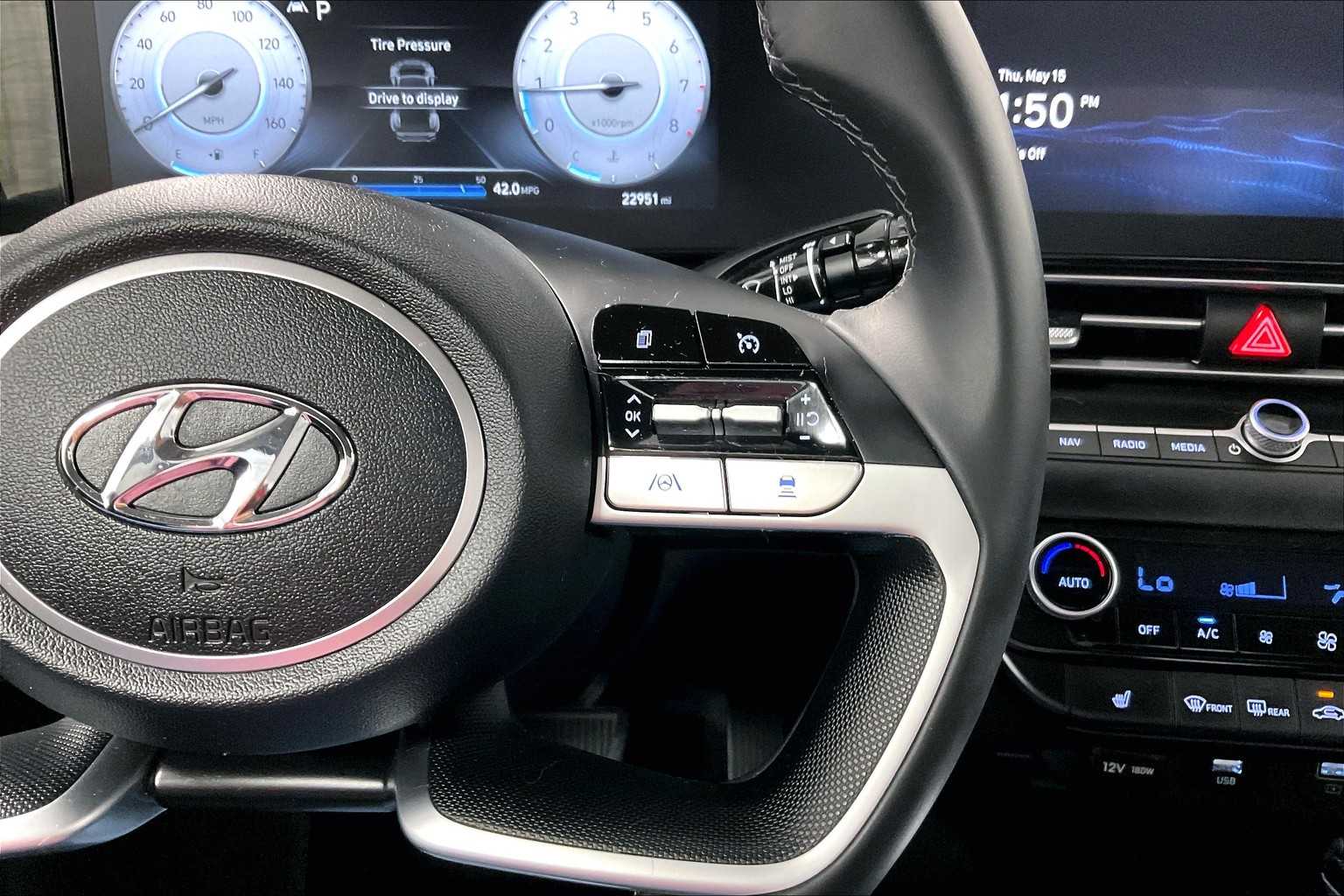 2023 Hyundai Elantra SEL - Photo 23