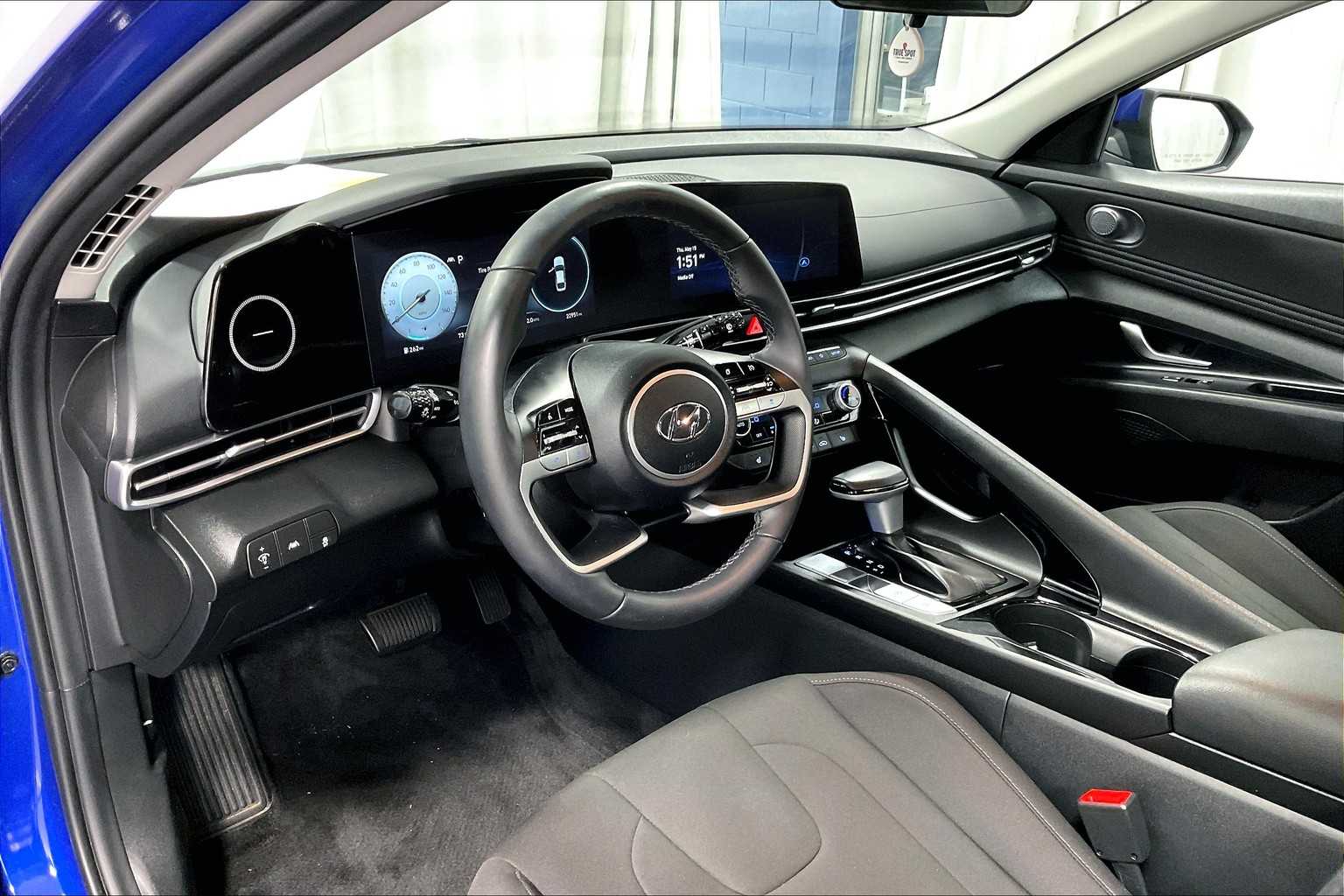 2023 Hyundai Elantra SEL - Photo 8