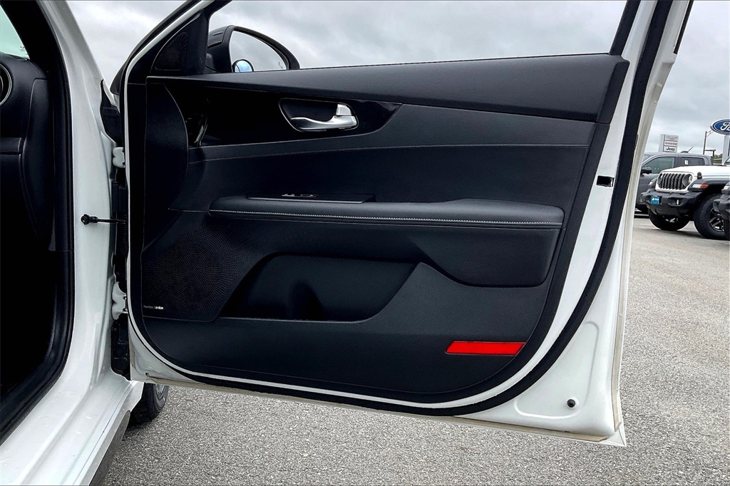 2023 Kia Forte GT-Line - Photo 11