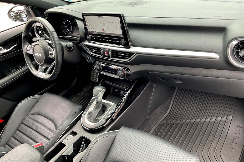2023 Kia Forte GT-Line - Photo 13