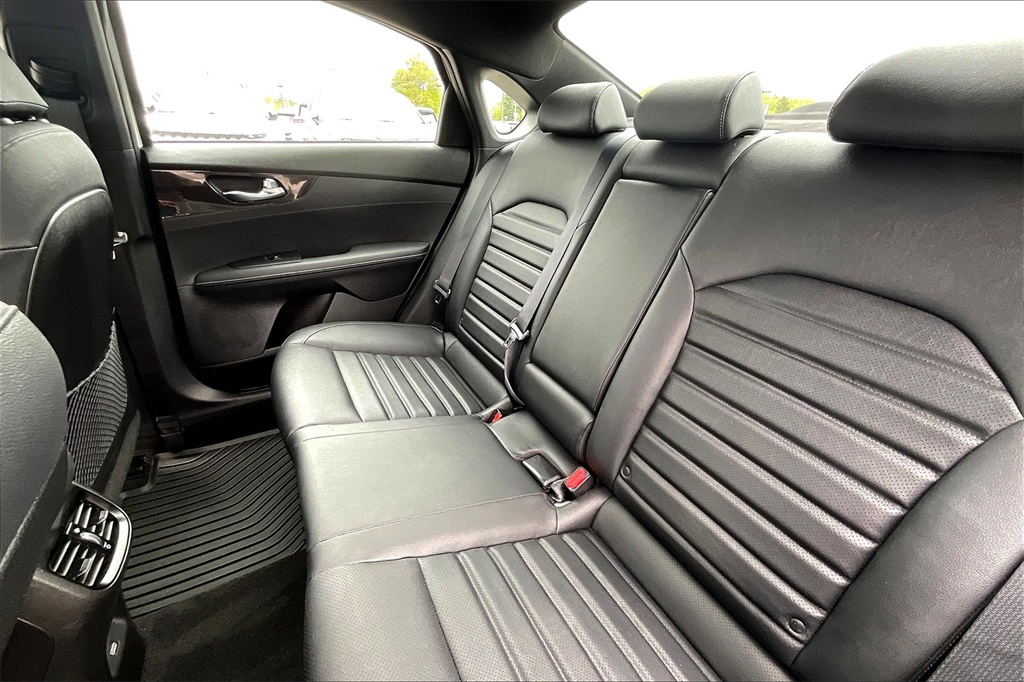 2023 Kia Forte GT-Line - Photo 14