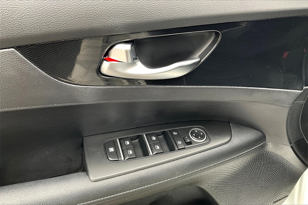 2023 Kia Forte GT-Line - Photo 38