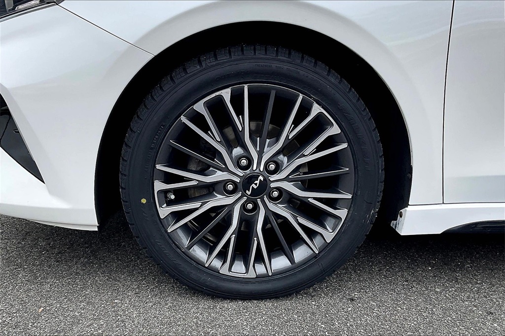 2023 Kia Forte GT-Line - Photo 7