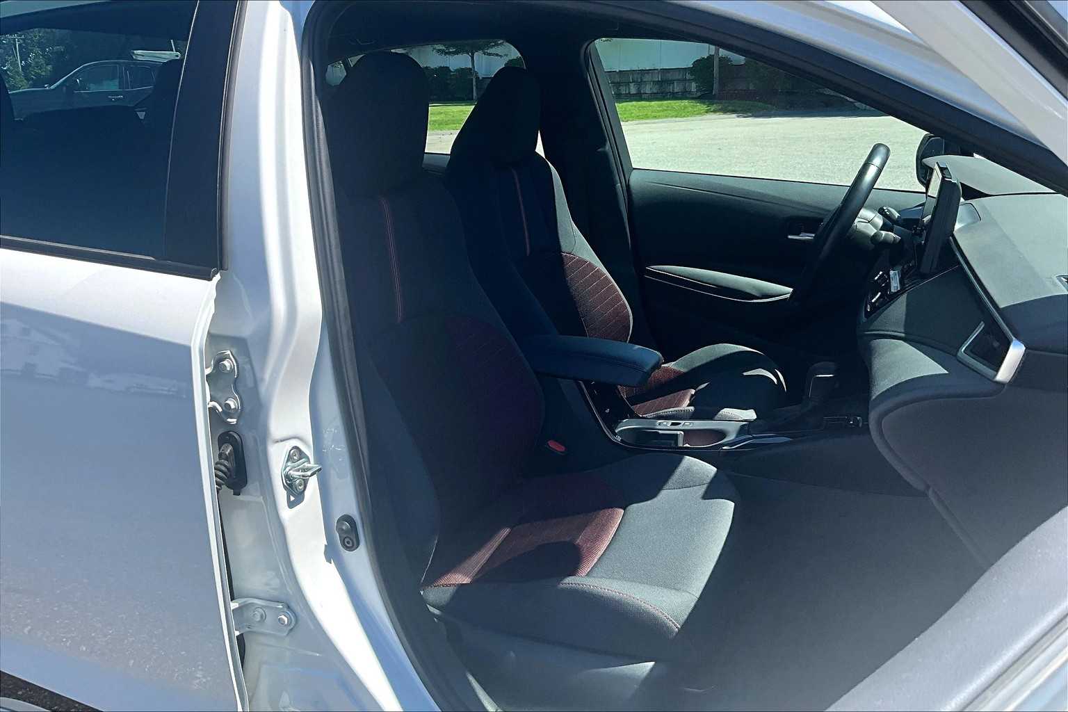 2023 Toyota Corolla SE - Photo 11