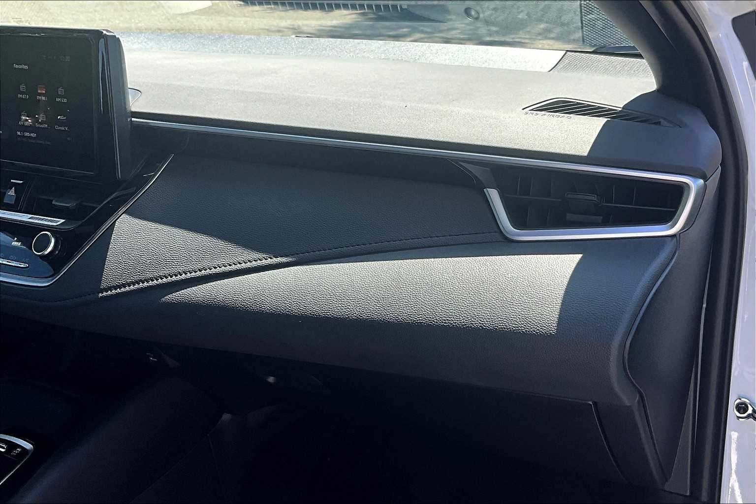 2023 Toyota Corolla SE - Photo 13