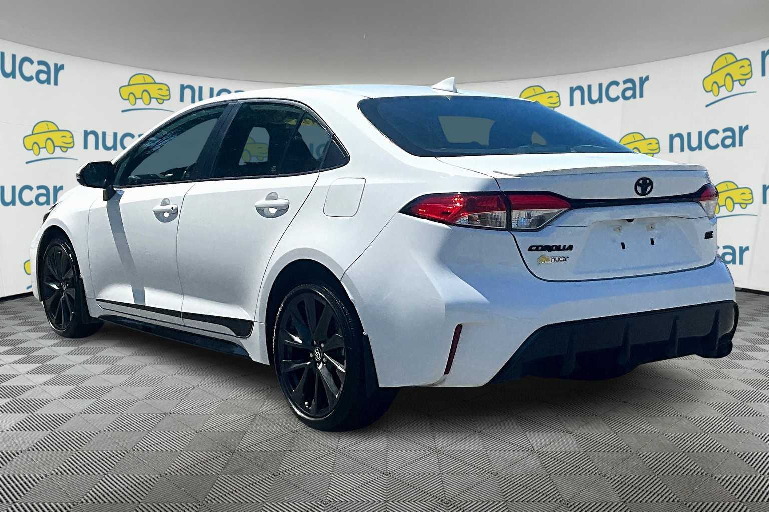 2023 Toyota Corolla SE - Photo 4
