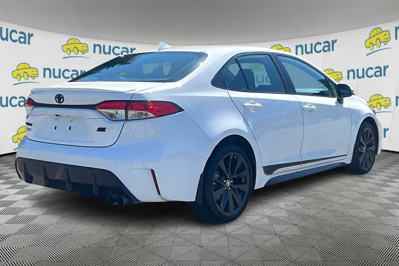 2023 Toyota Corolla SE - Photo 6