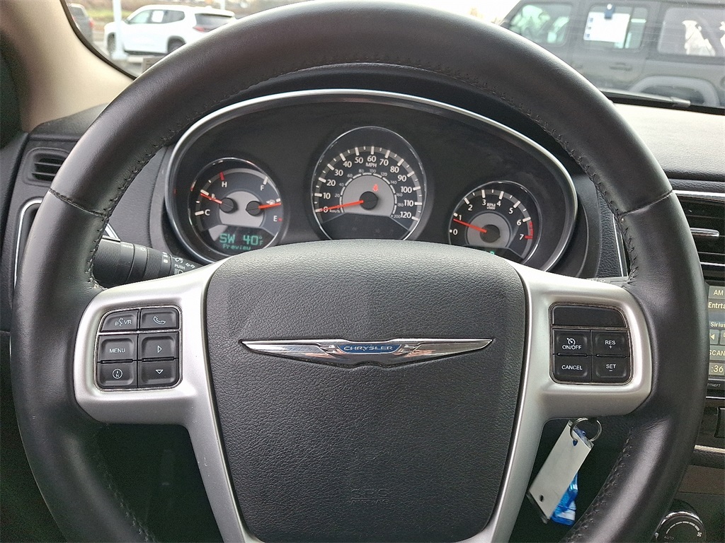 2013 Chrysler 200 Touring - Photo 20