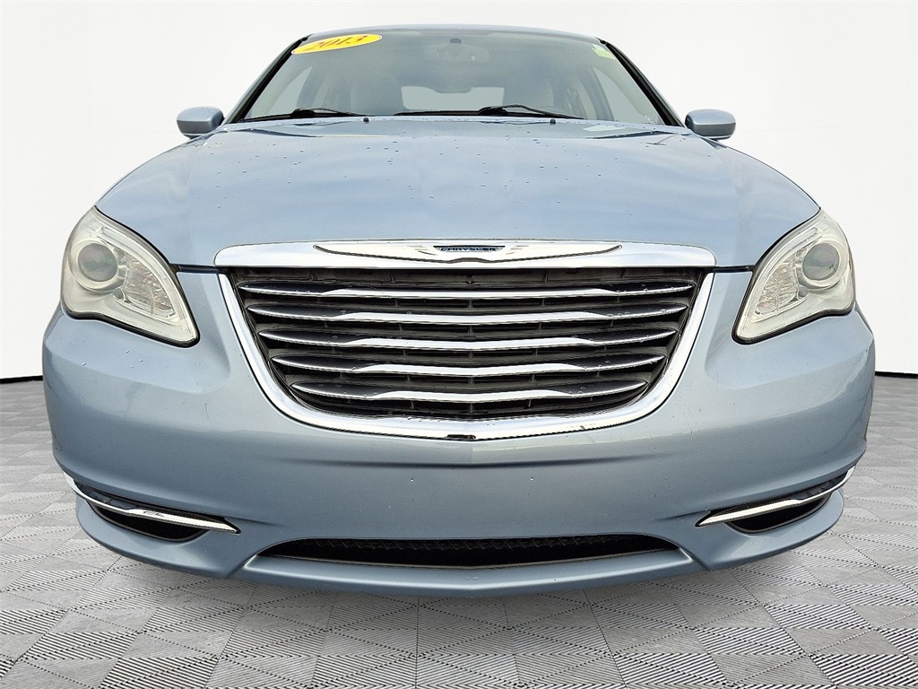 2013 Chrysler 200 Touring - Photo 2