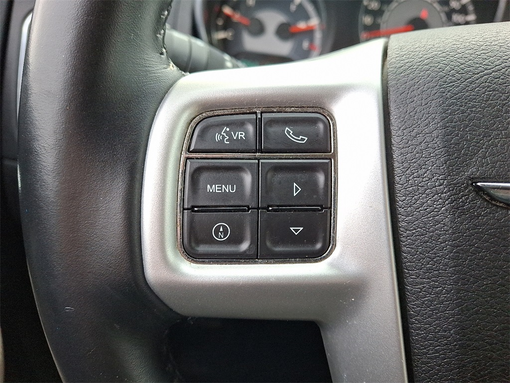 2013 Chrysler 200 Touring - Photo 21