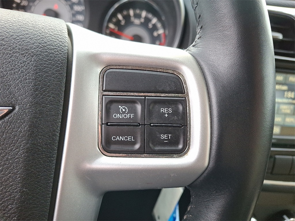 2013 Chrysler 200 Touring - Photo 22