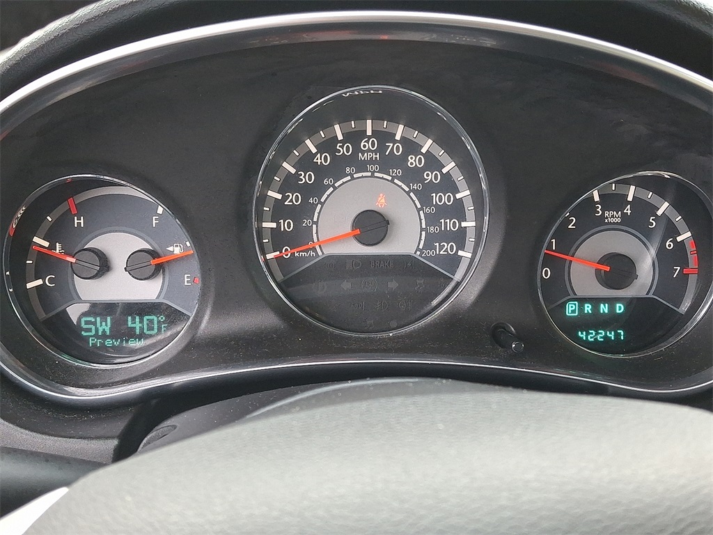 2013 Chrysler 200 Touring - Photo 23