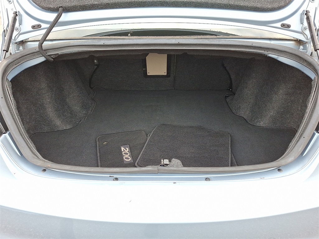 2013 Chrysler 200 Touring - Photo 27