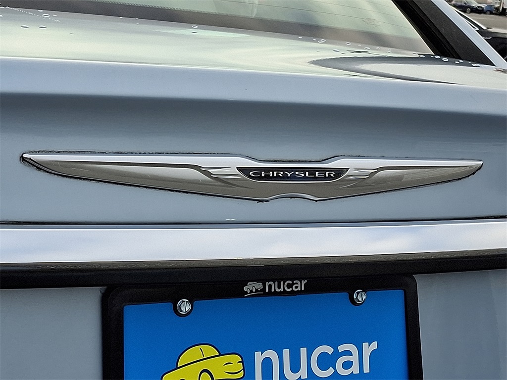 2013 Chrysler 200 Touring - Photo 28