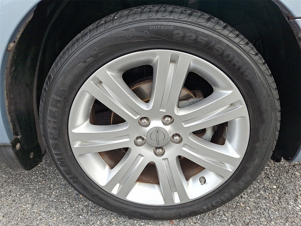 2013 Chrysler 200 Touring - Photo 9