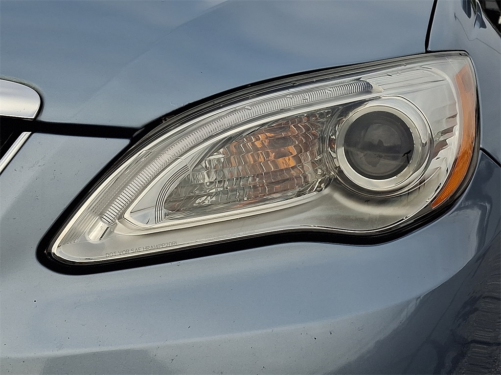 2013 Chrysler 200 Touring - Photo 10