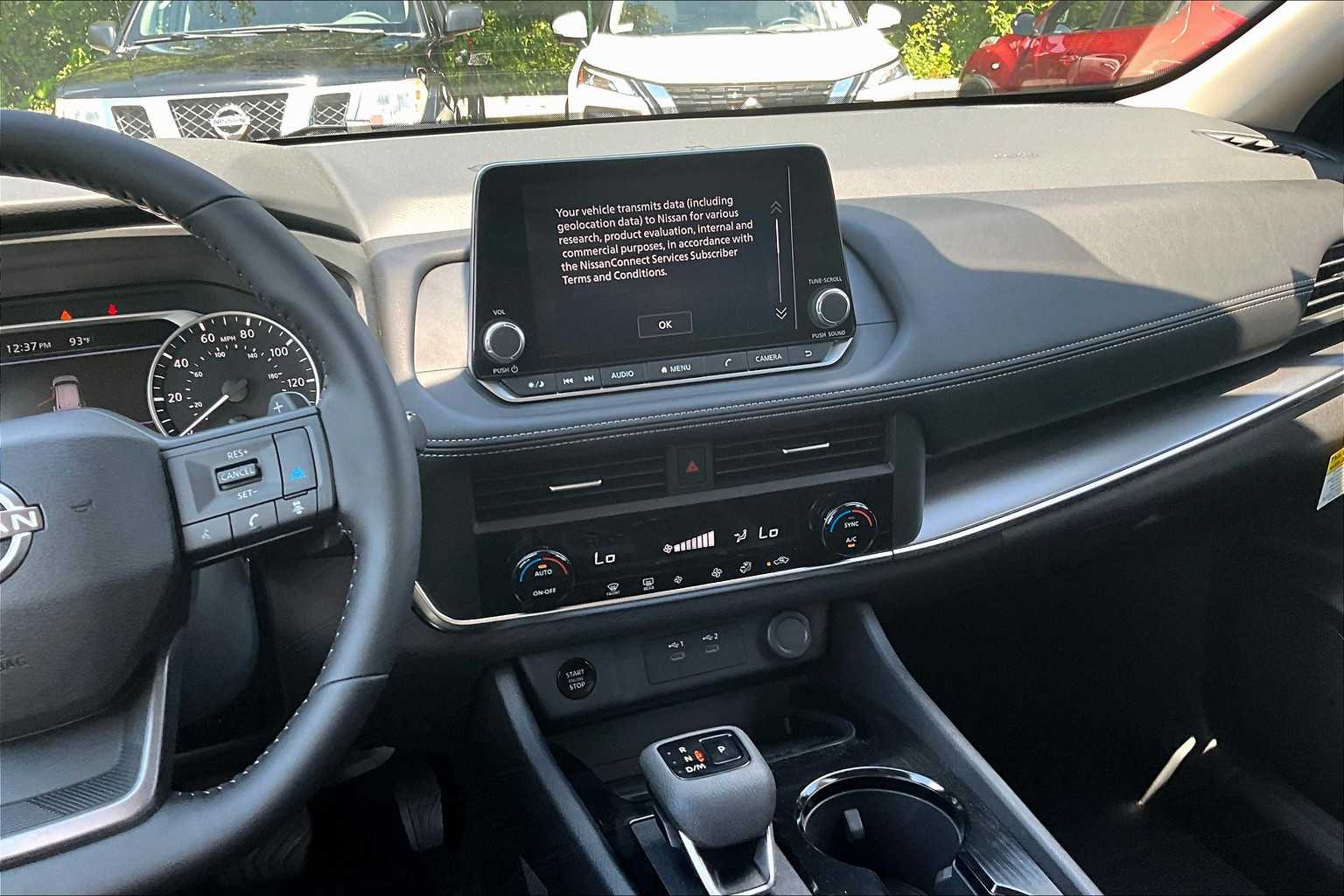 2025 Nissan Rogue SV - Photo 12