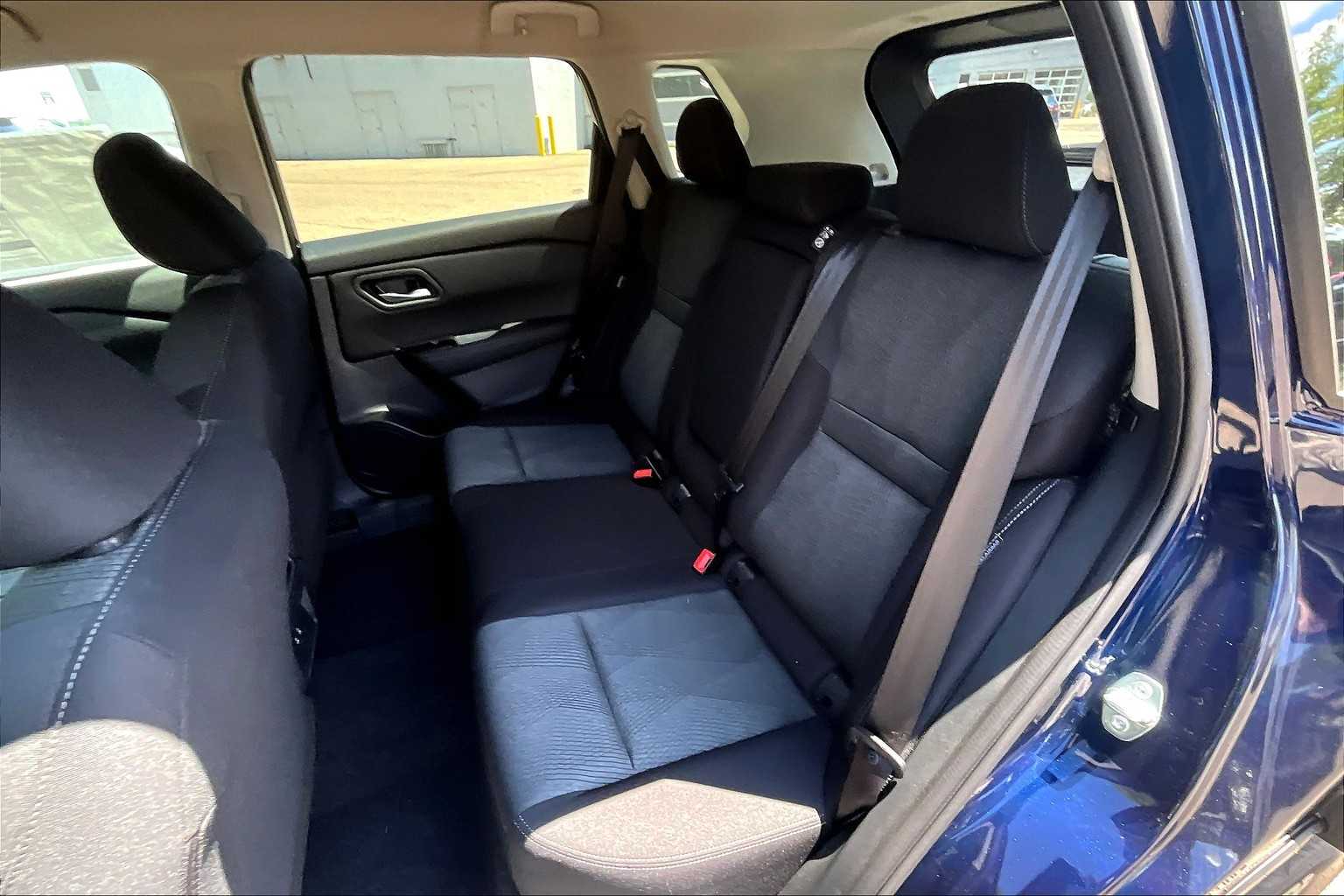 2025 Nissan Rogue SV - Photo 14