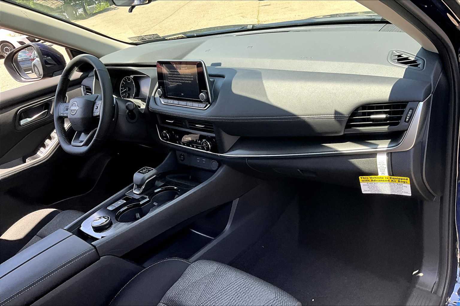 2025 Nissan Rogue SV - Photo 9
