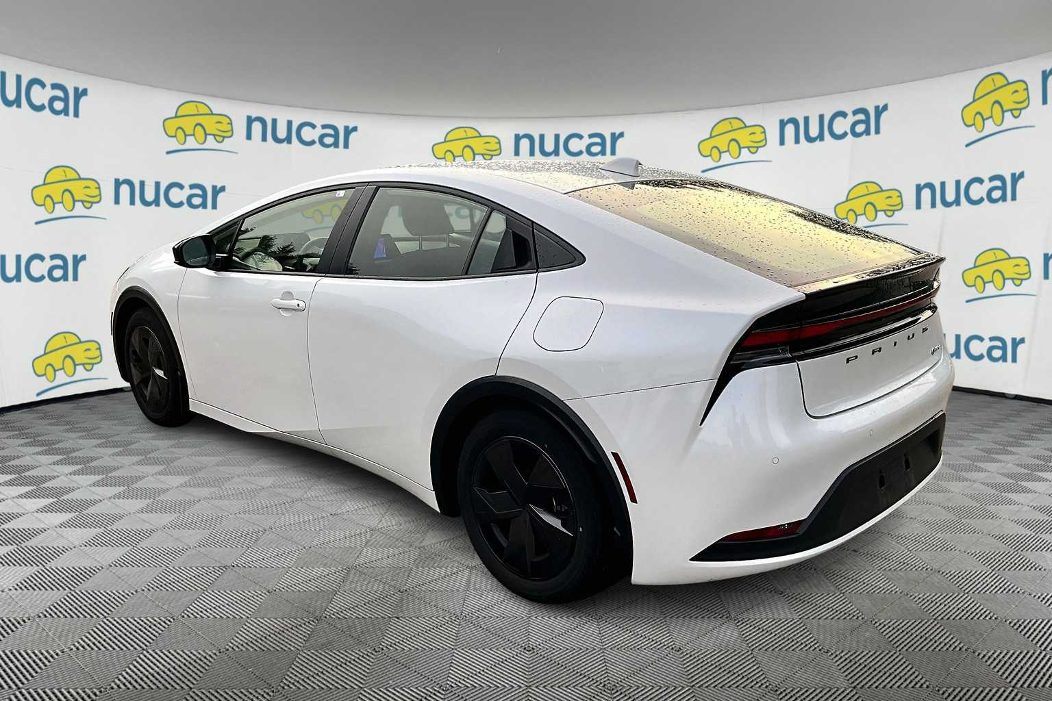 2024 Toyota Prius LE - Photo 3