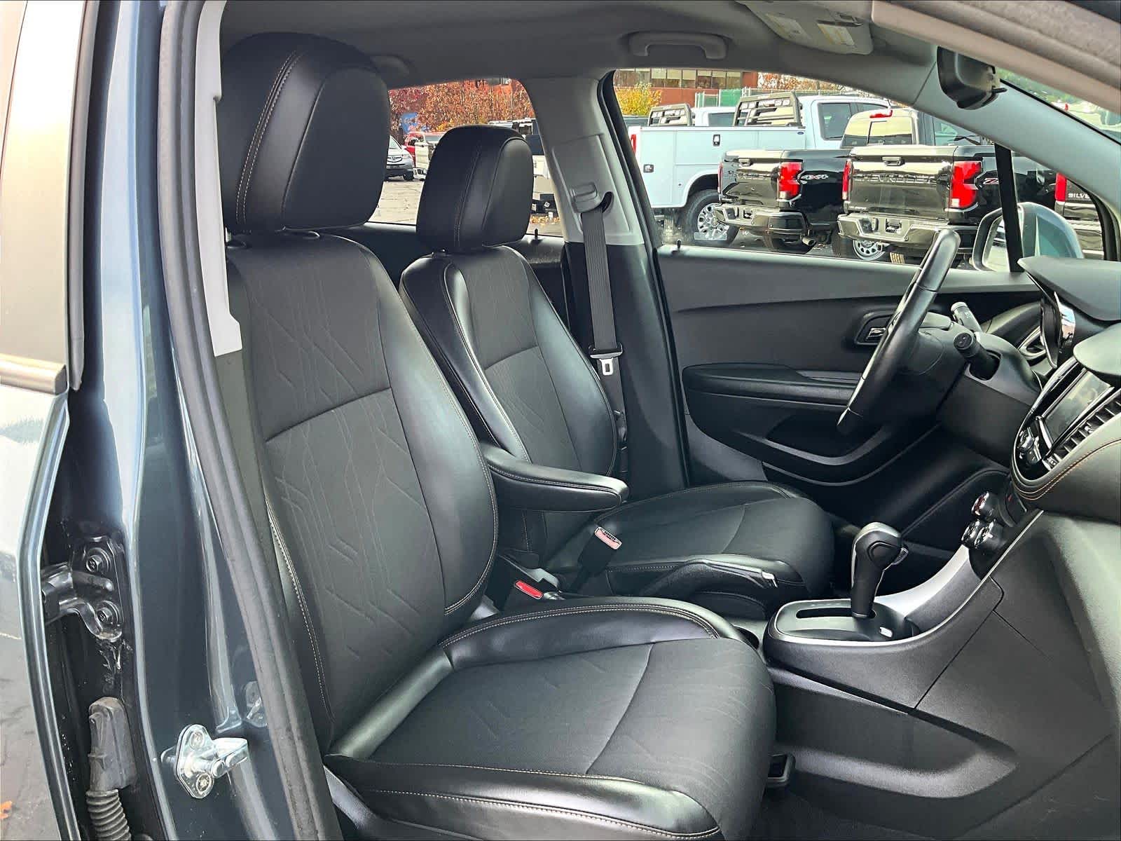 2022 Chevrolet Trax LT - Photo 11