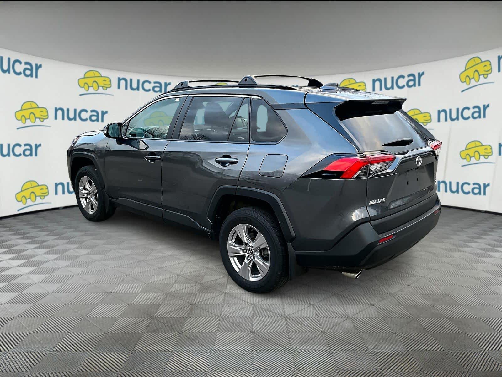 2022 Toyota RAV4 XLE - Photo 3