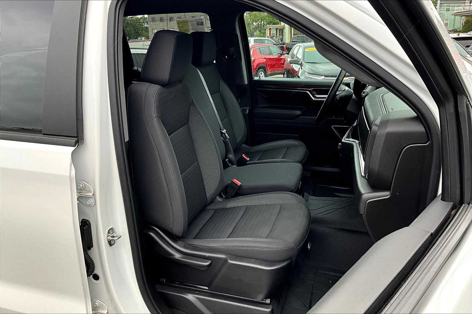 2023 Chevrolet Silverado 1500 LT - Photo 11