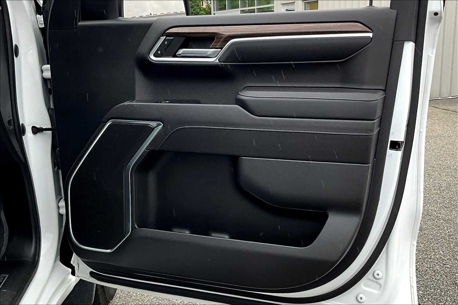 2023 Chevrolet Silverado 1500 LT - Photo 12