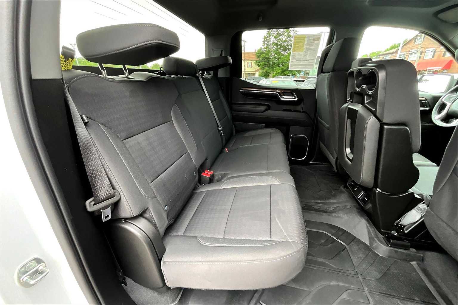 2023 Chevrolet Silverado 1500 LT - Photo 16