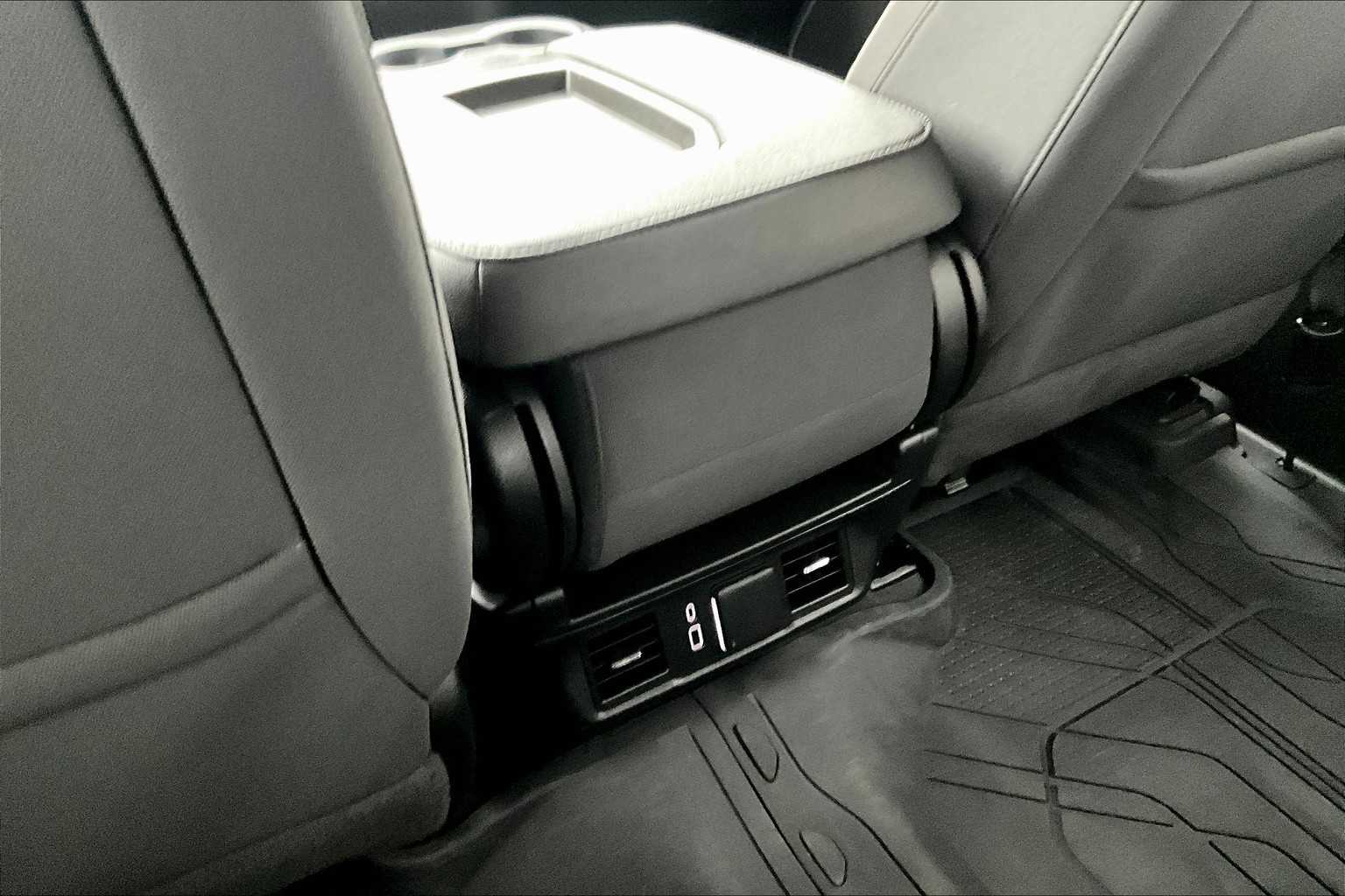 2023 Chevrolet Silverado 1500 LT - Photo 26