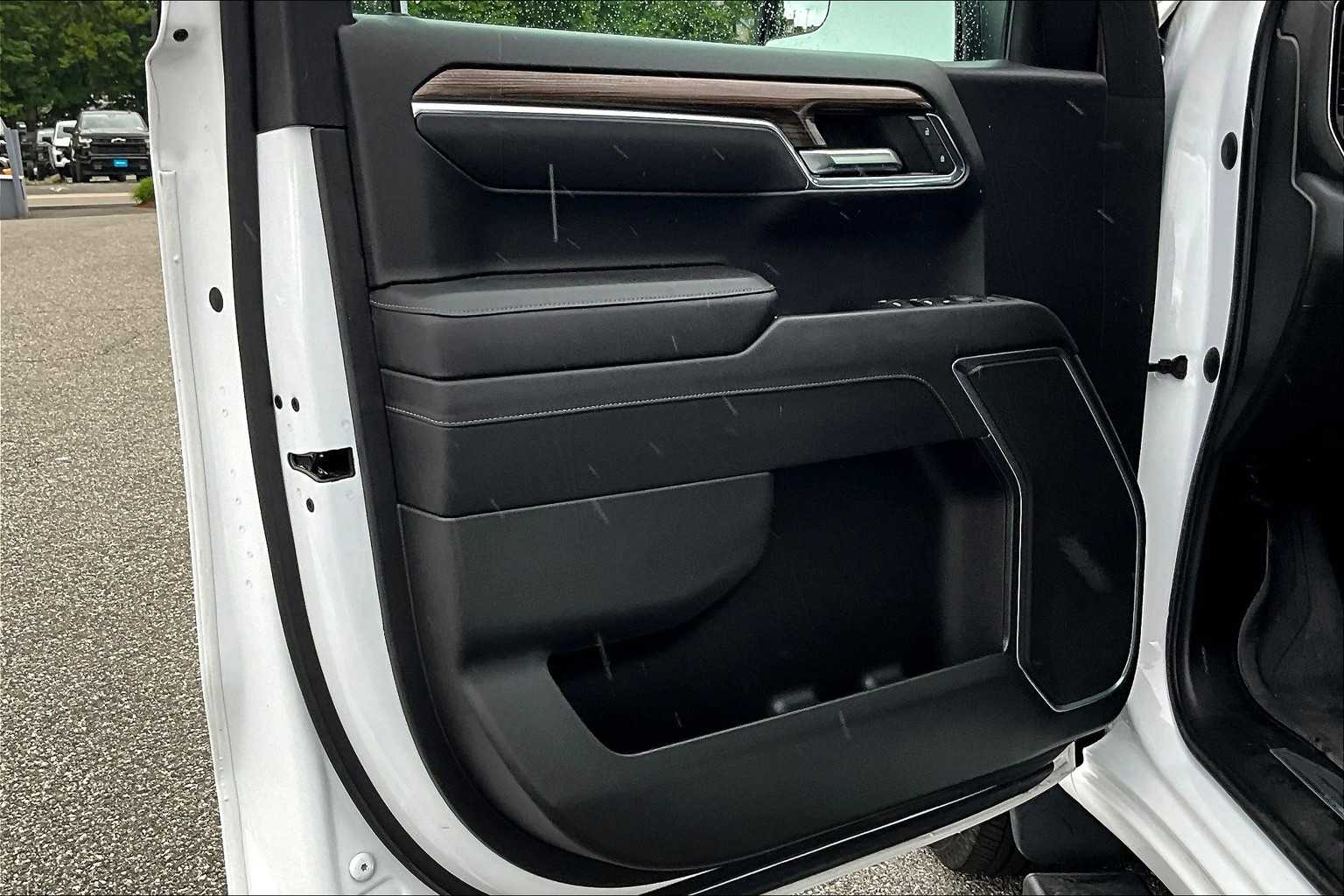 2023 Chevrolet Silverado 1500 LT - Photo 9