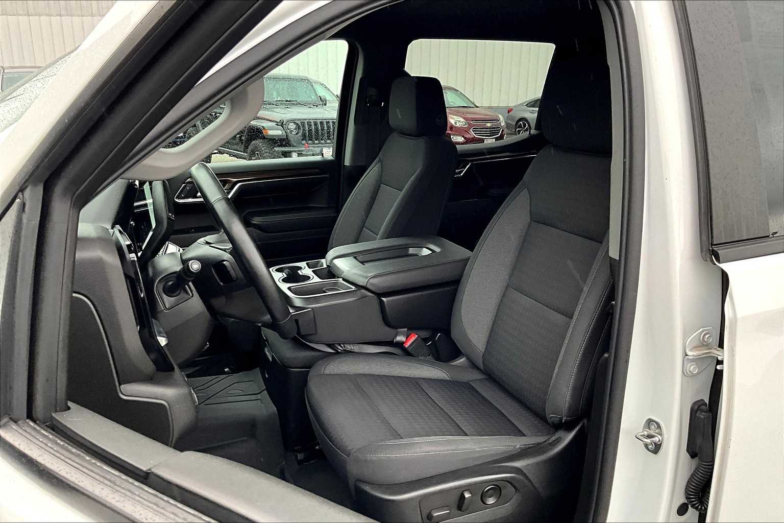 2023 Chevrolet Silverado 1500 LT - Photo 10
