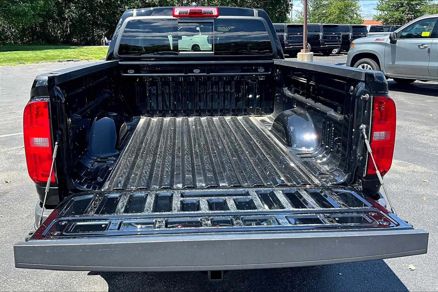 2022 Chevrolet Colorado 4WD LT - Photo 30