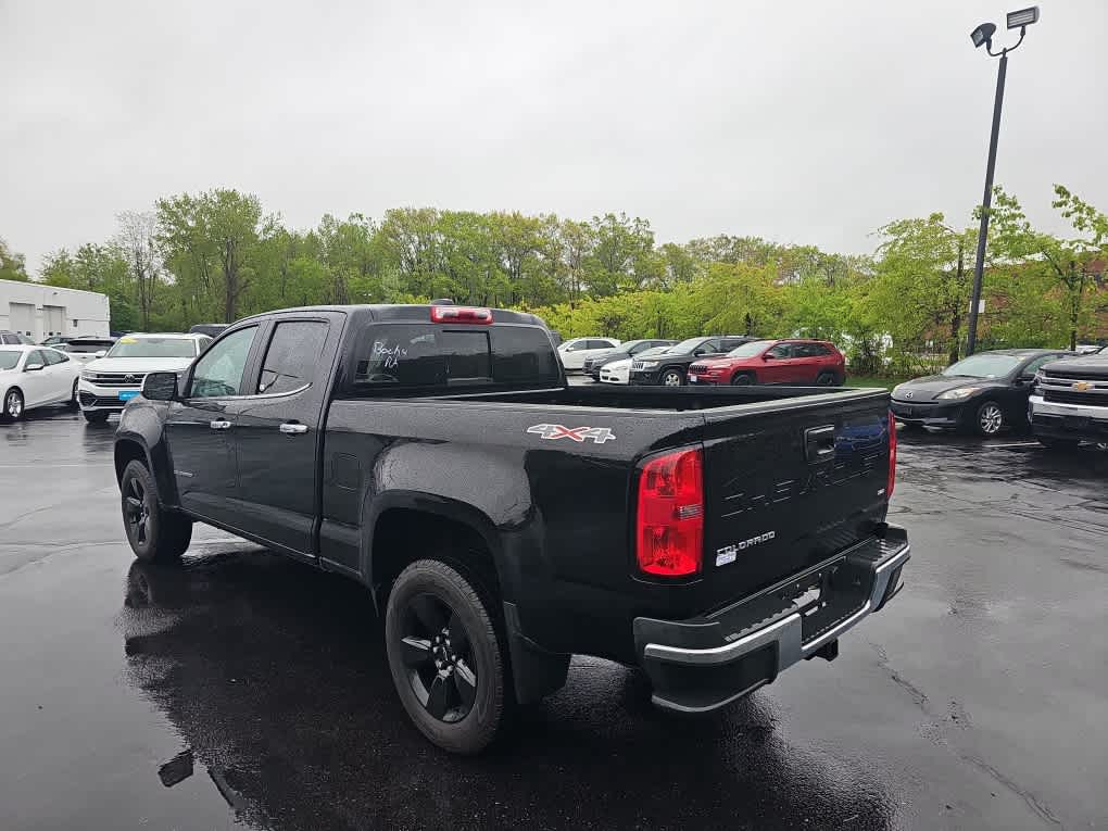 2022 Chevrolet Colorado 4WD LT - Photo 3