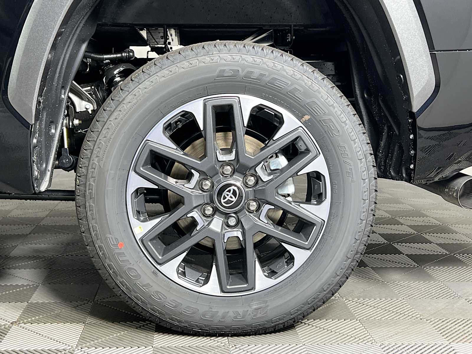 2025 Toyota Tundra Limited - Photo 19