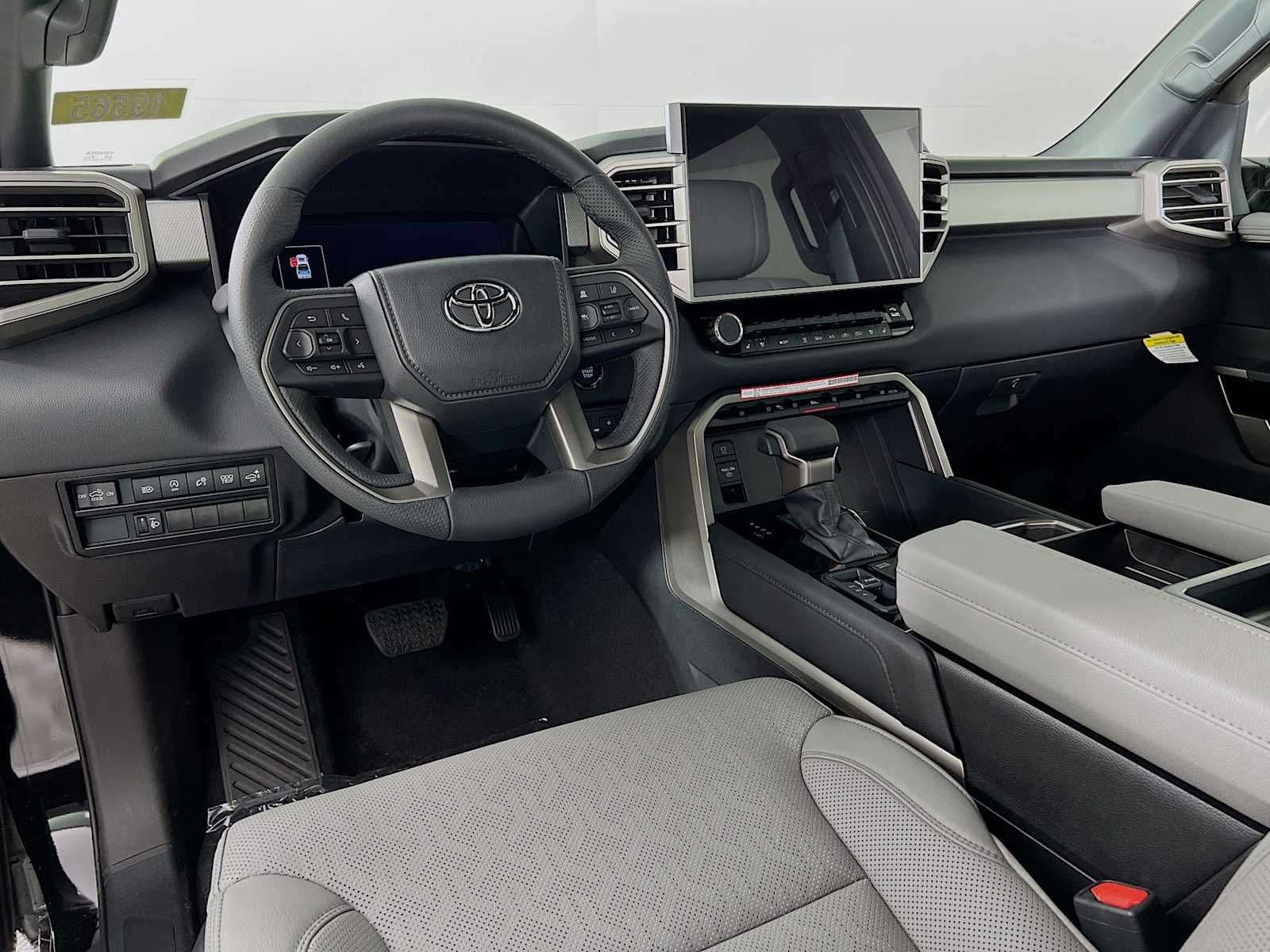 2025 Toyota Tundra Limited - Photo 6