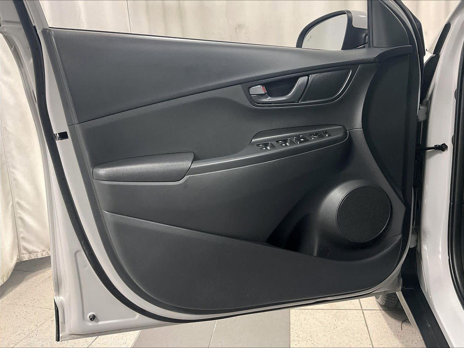 2023 Hyundai Kona SEL - Photo 9
