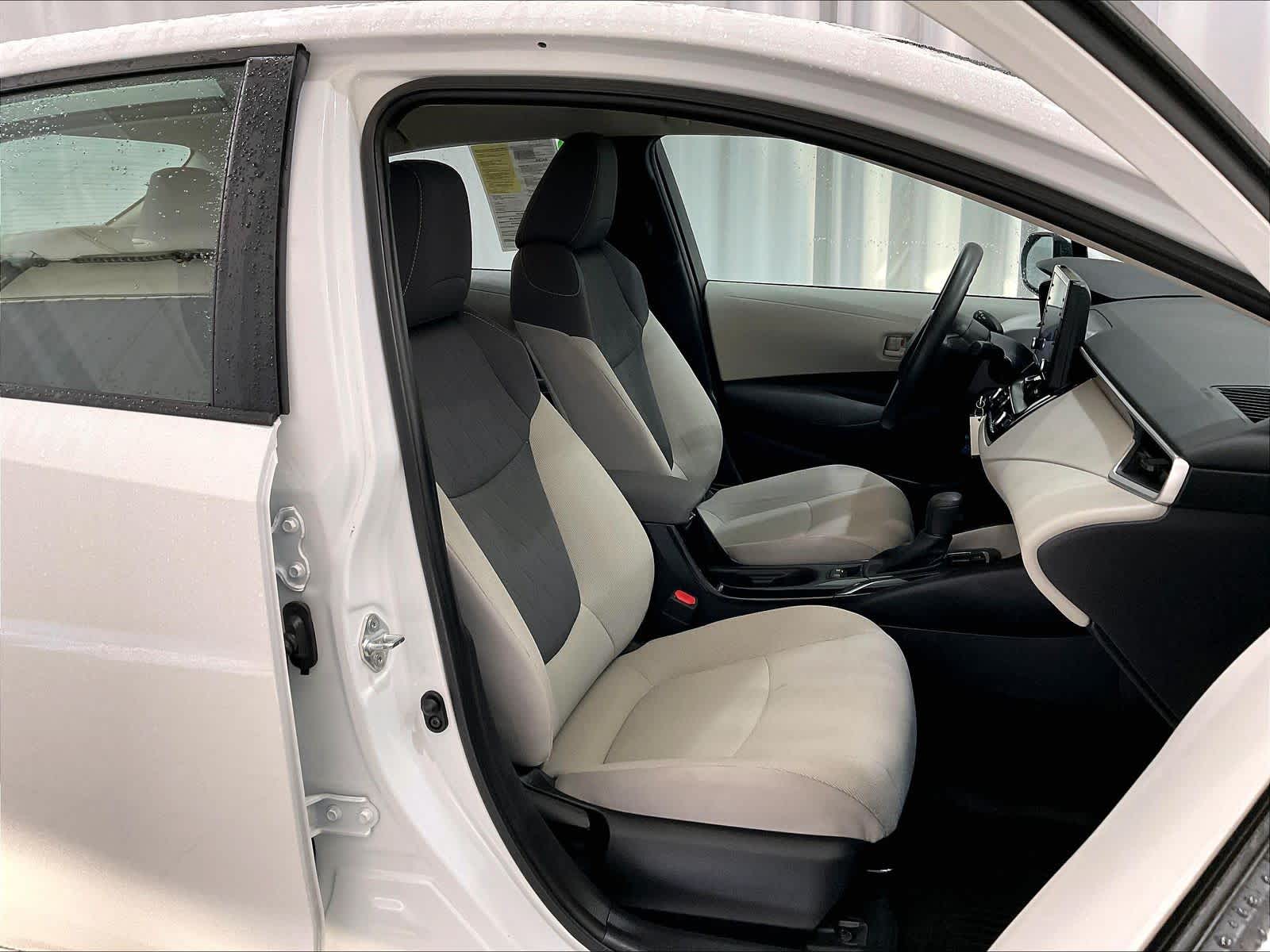 2022 Toyota Corolla LE - Photo 11