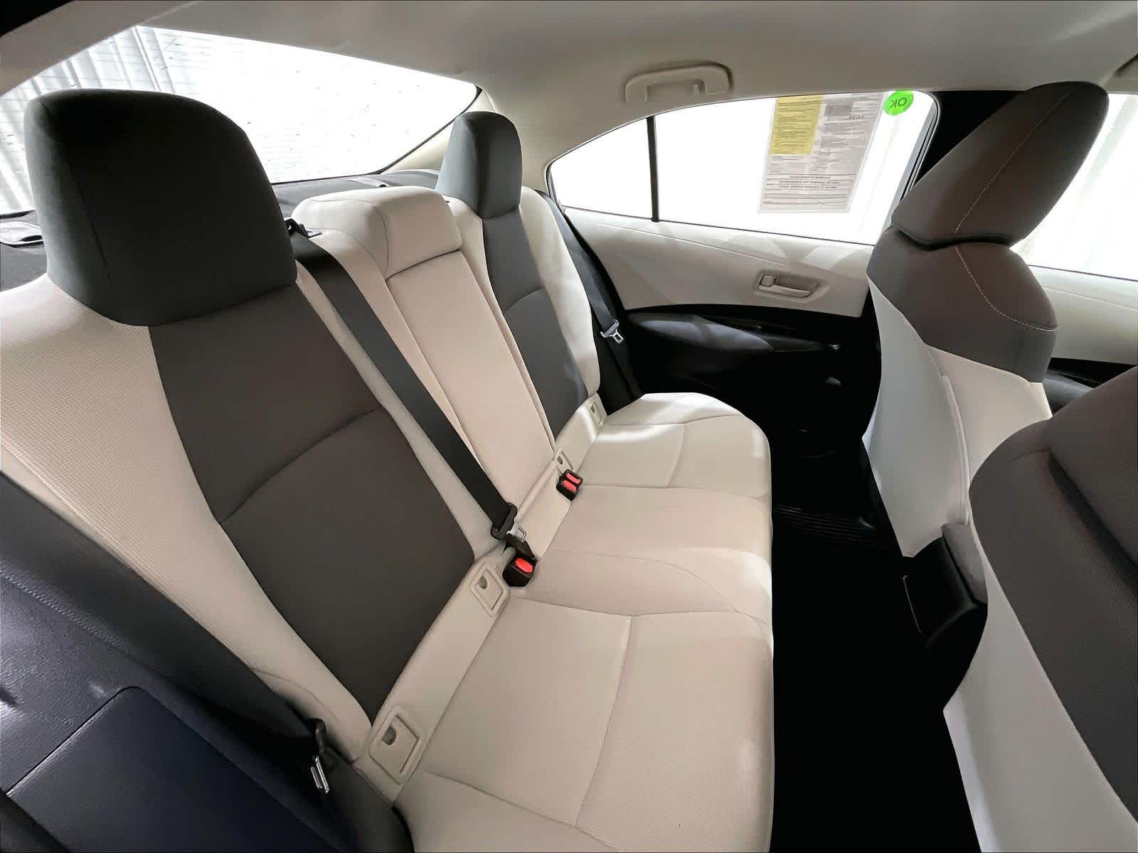 2022 Toyota Corolla LE - Photo 16