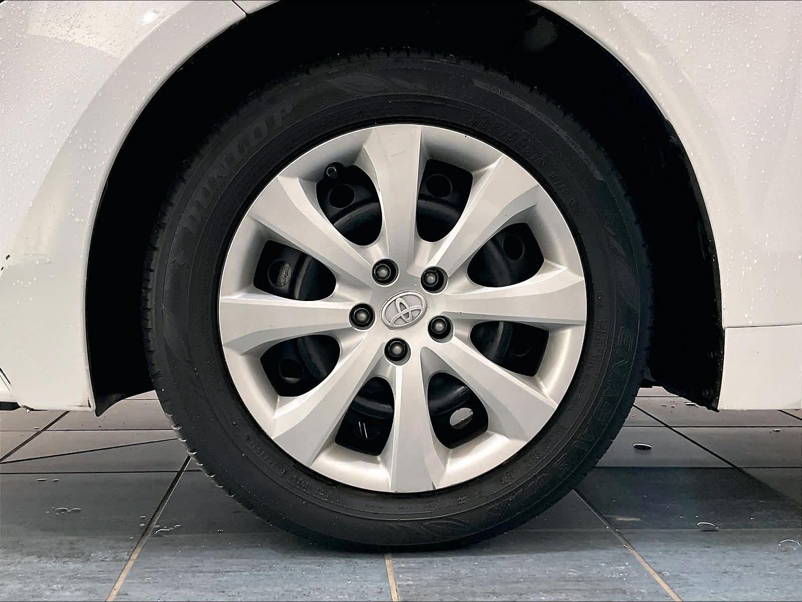 2022 Toyota Corolla LE - Photo 7