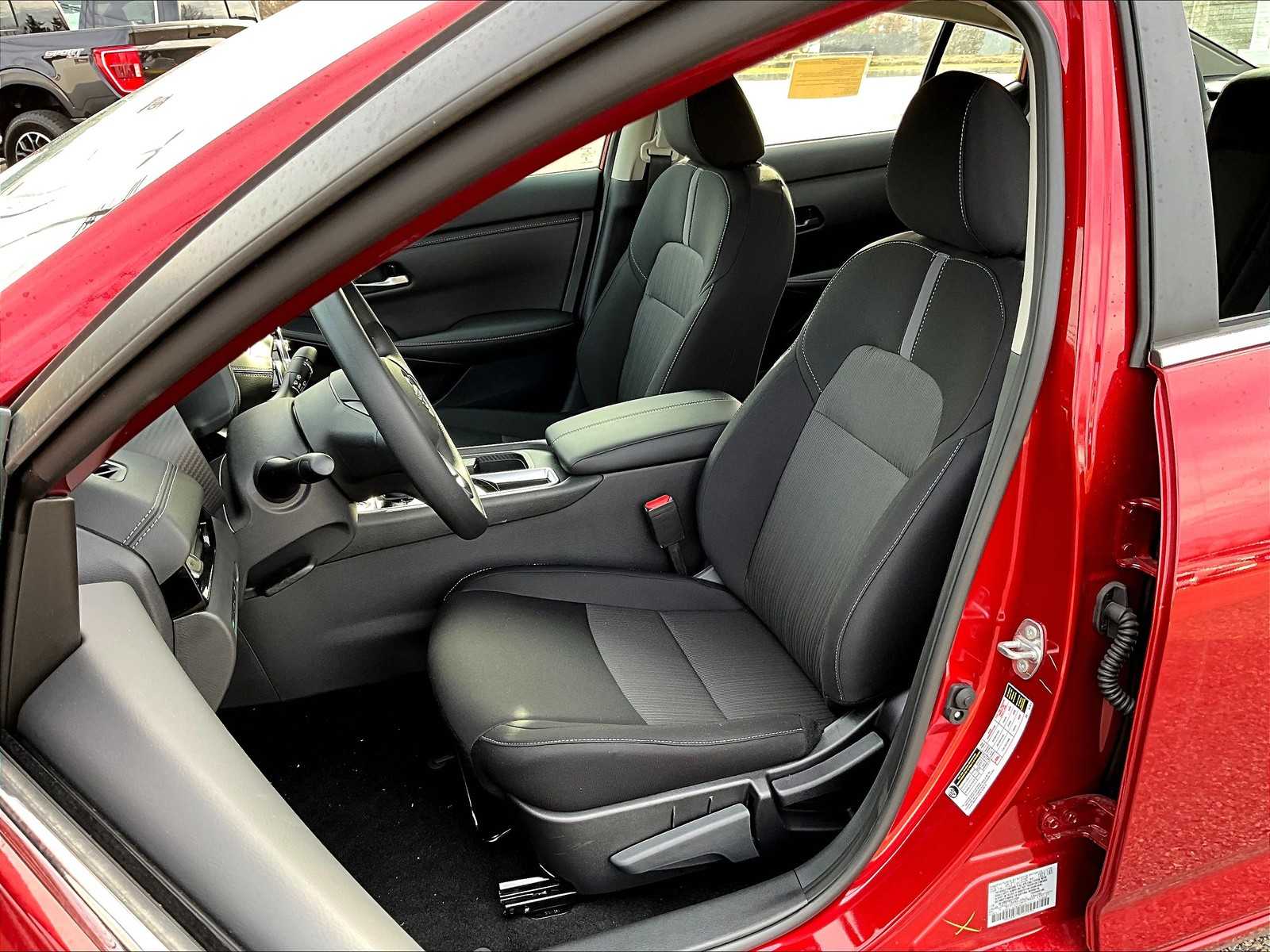 2025 Nissan Sentra SV - Photo 11