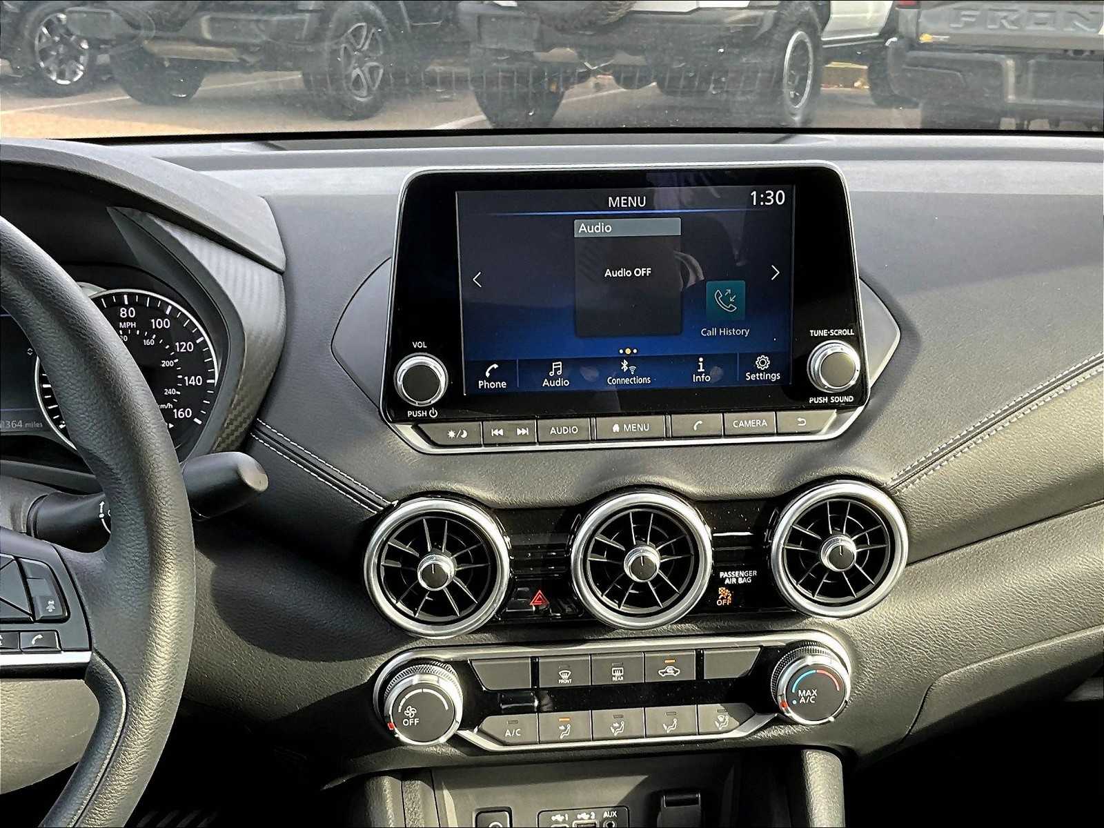 2025 Nissan Sentra SV - Photo 13